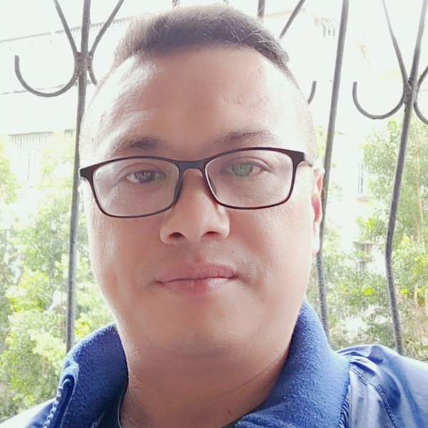 路过陌生人的照片