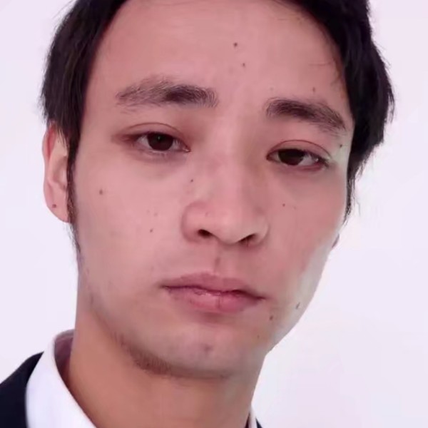铃铛挽手优雅的照片