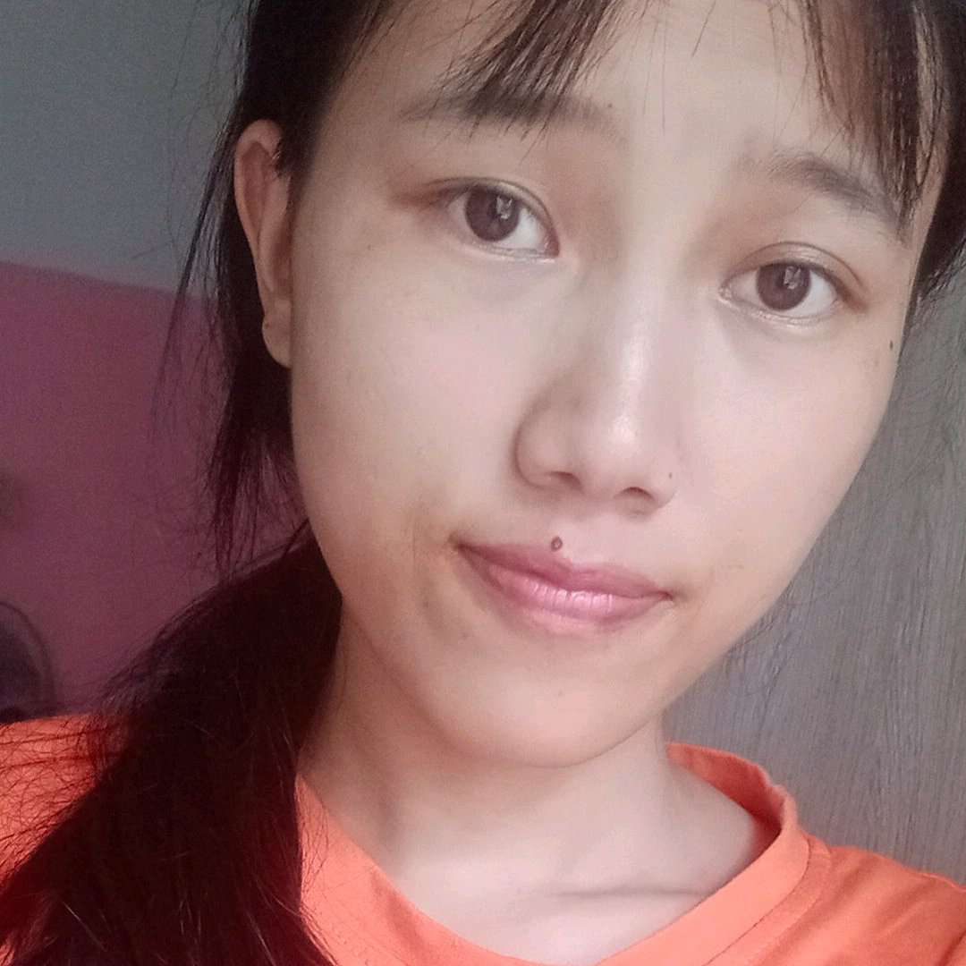 青衫踢美丽的照片