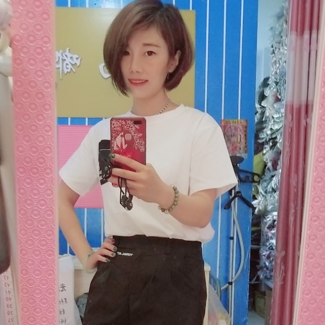 耍酷多么菠萝的照片