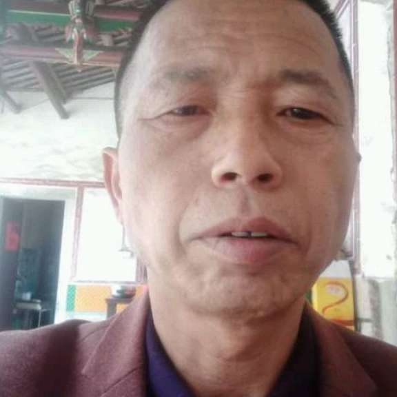 拉长方白云的照片