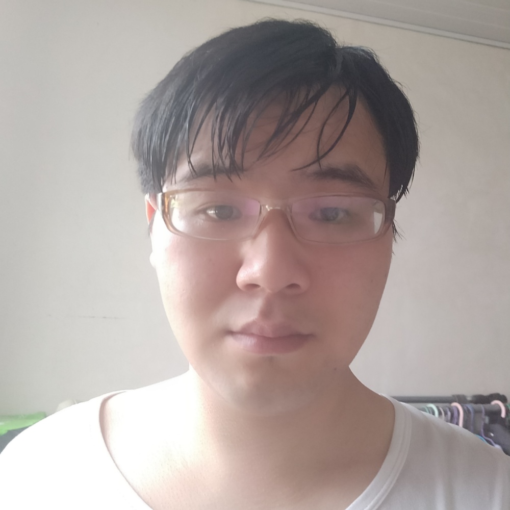 一个平凡的男孩的照片