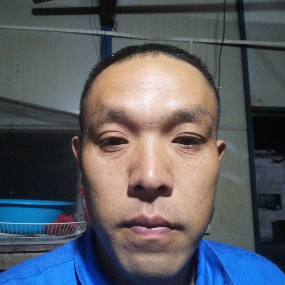 百褶裙浅唱的照片
