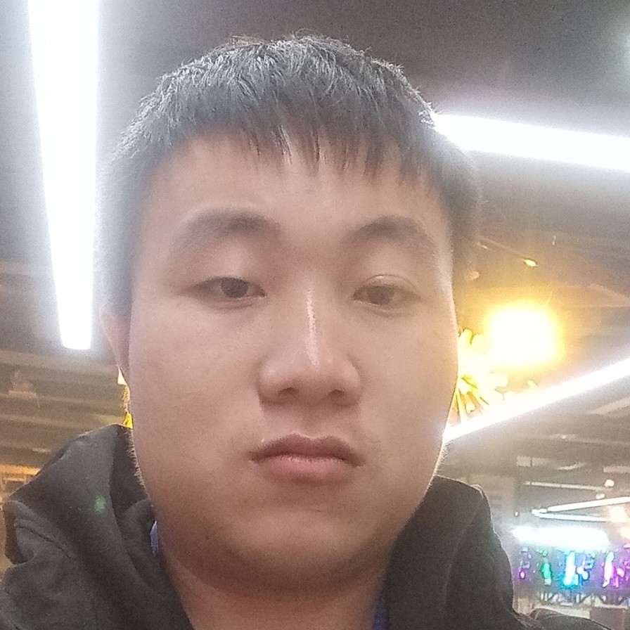 自信漫步长颈鹿的照片