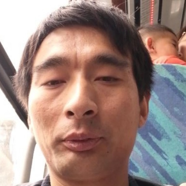 小兔子英勇的照片