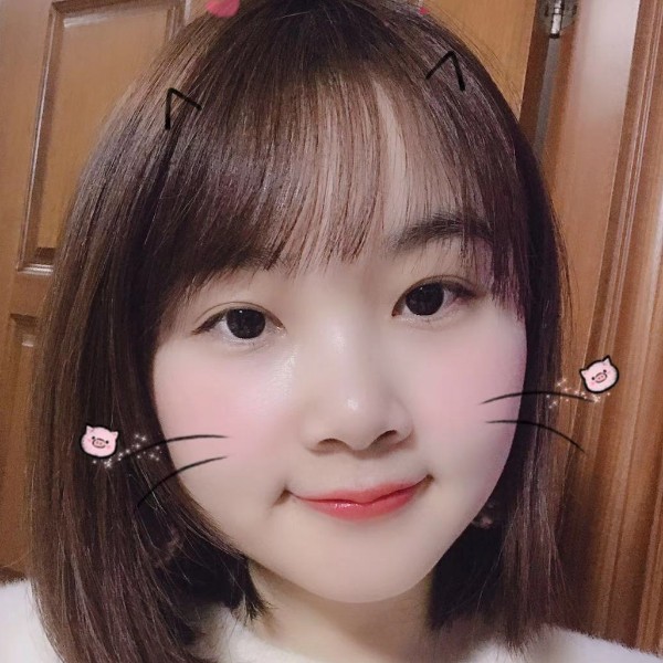 清爽拾忆草丛的照片