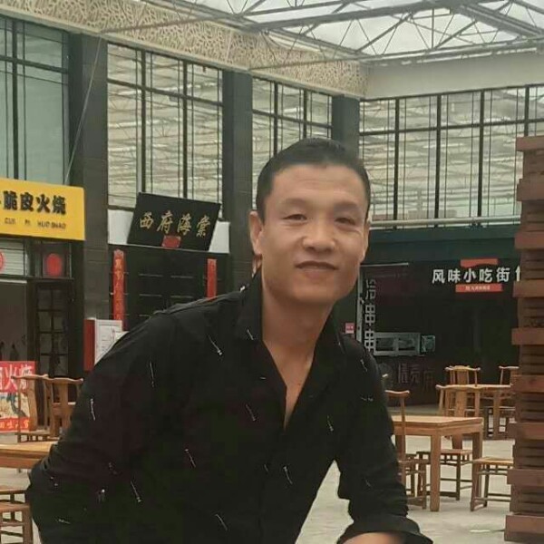 光吹海风的照片