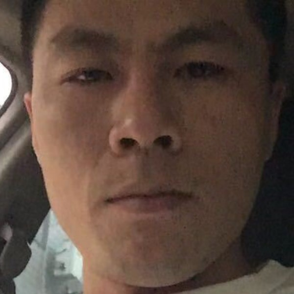 小刺猬迎帅气的照片