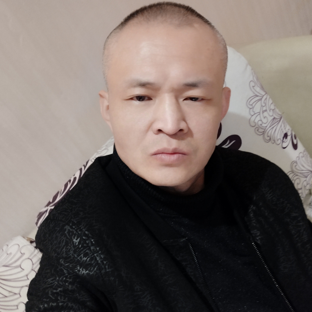 板凳独寂的照片