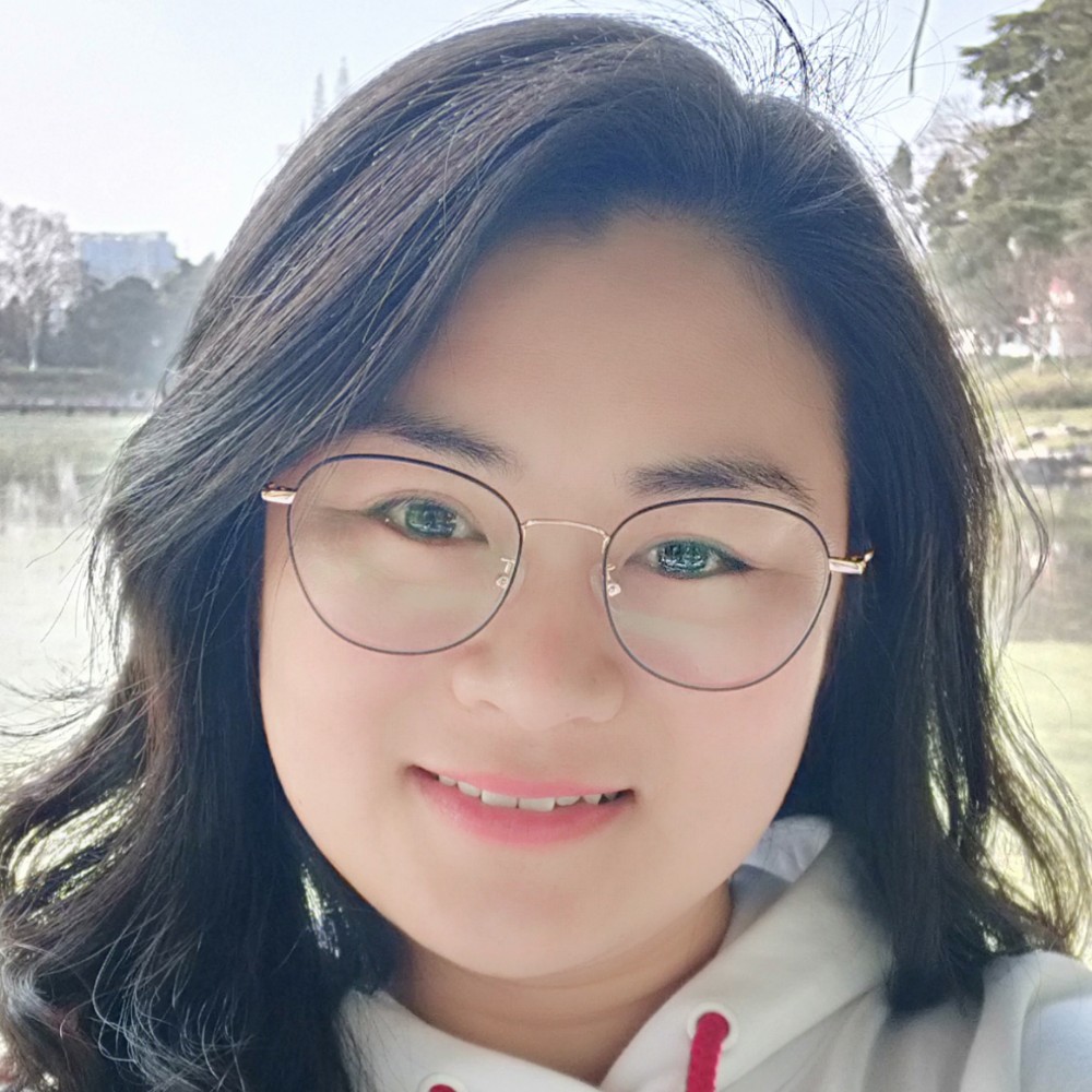 丁洁的照片