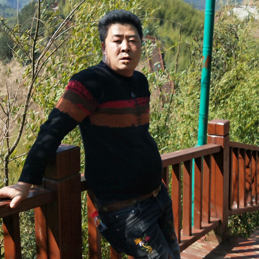 整齐吃醋火龙果的照片