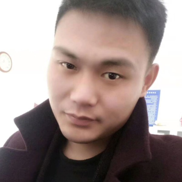 LT$的照片