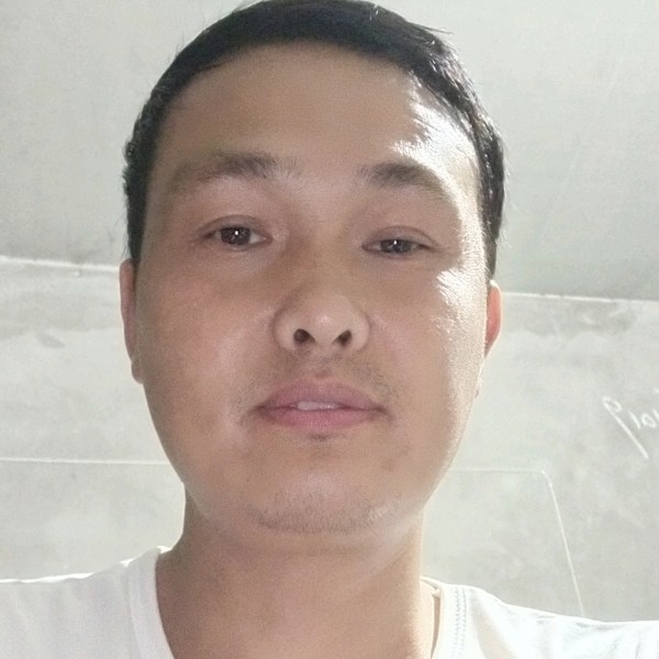 开朗的路灯的照片