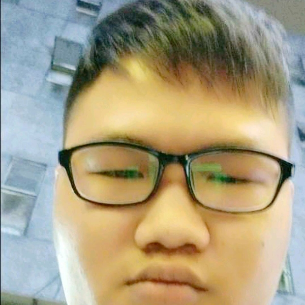 冷酷蹁跹羽裳的照片
