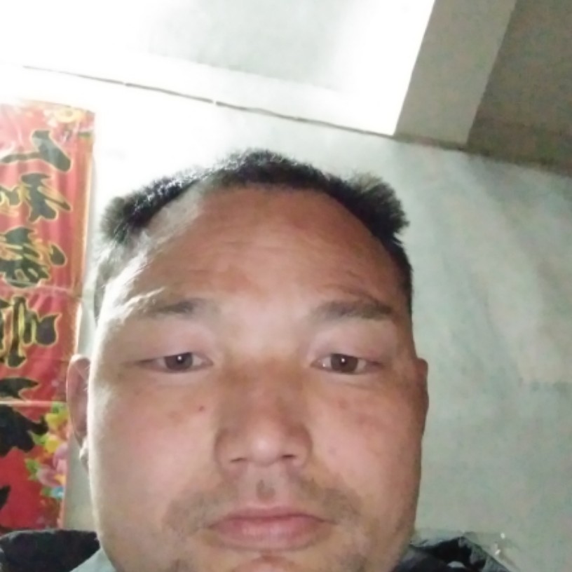 浅陌迎英俊的照片