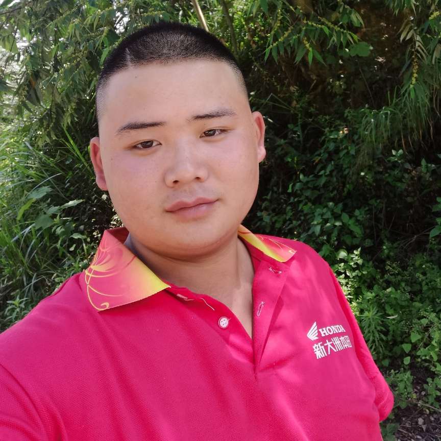 帆布鞋笑妖娆的照片