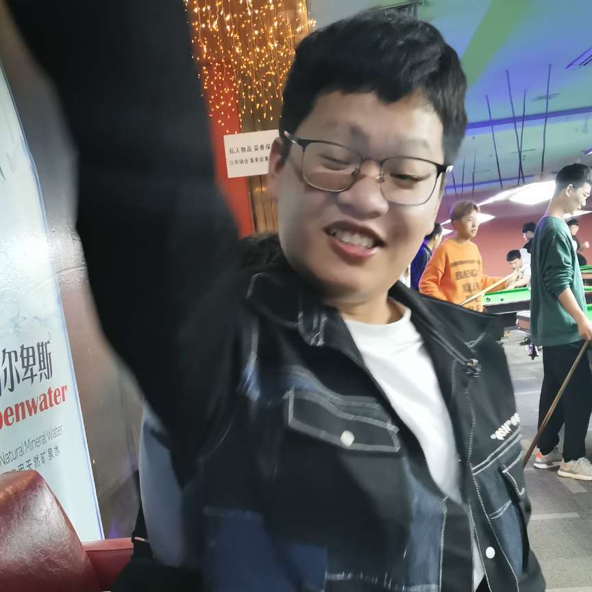 缥缈等待板凳的照片