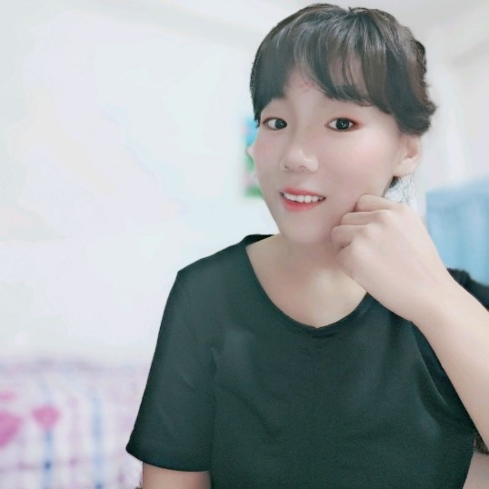 年轻相许花卷的照片