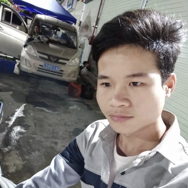 浅吻唯一的的照片