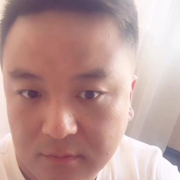 沉静唇膏的照片
