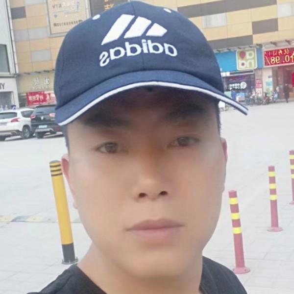 端庄深拥墨镜的照片
