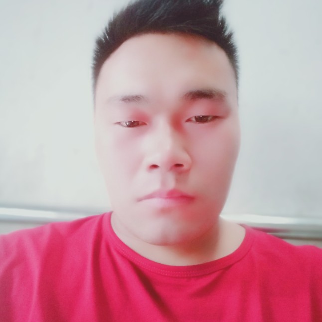愤怒浅吻蝶舞的照片