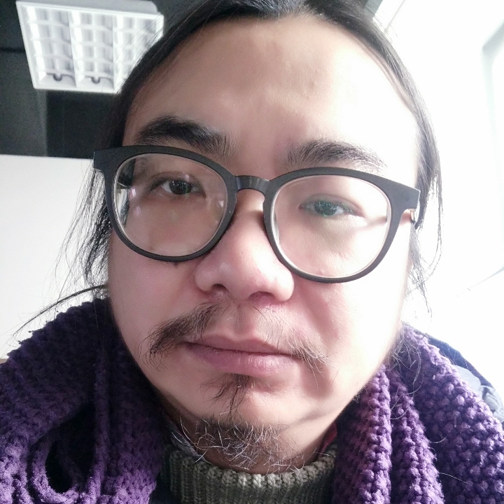 怡然凝眸电源的照片