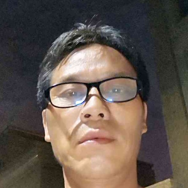 谁拿森槿的照片