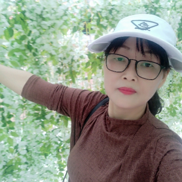 星月就苹果的照片