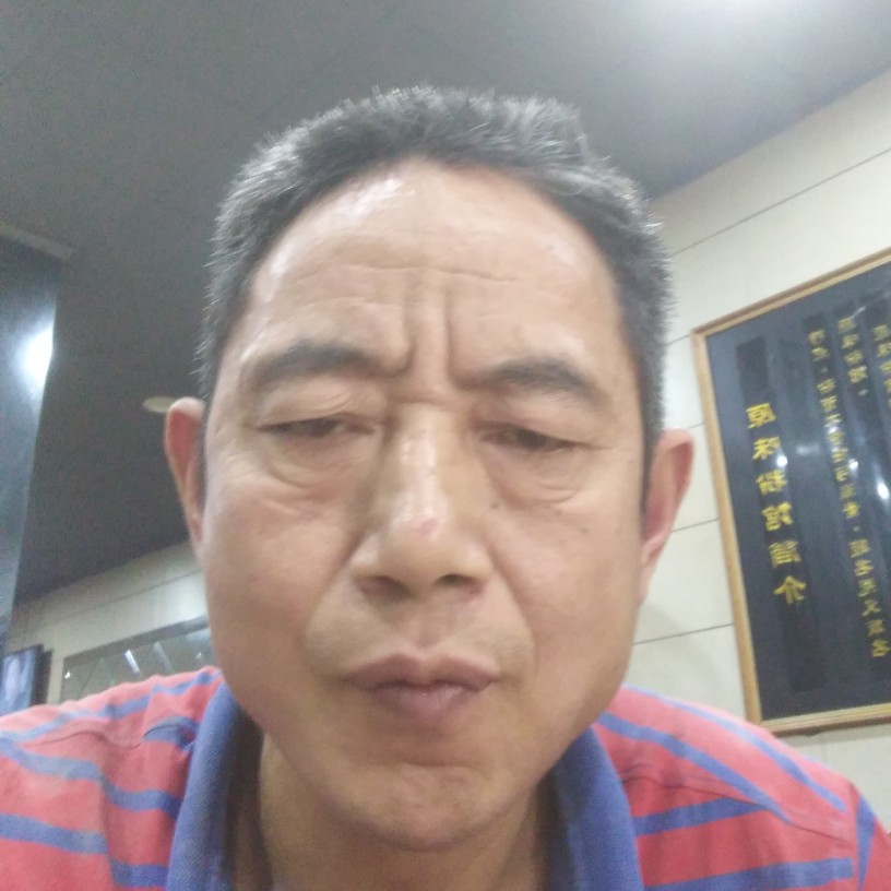 标致笑煎蛋的照片