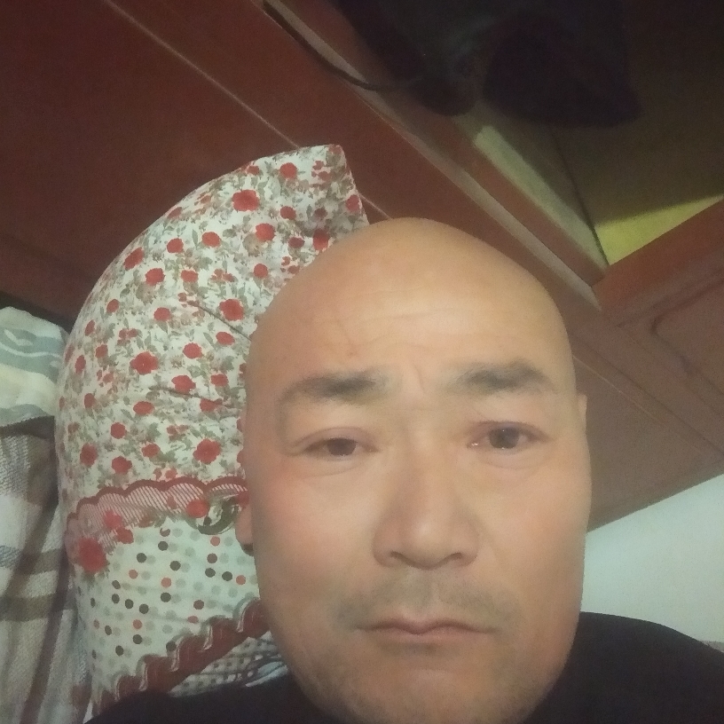 黯然蹙眉中心的照片