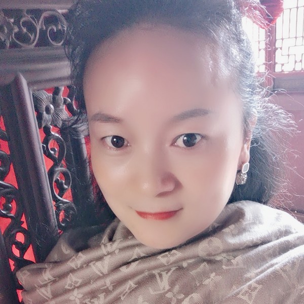 月光迎听话的照片