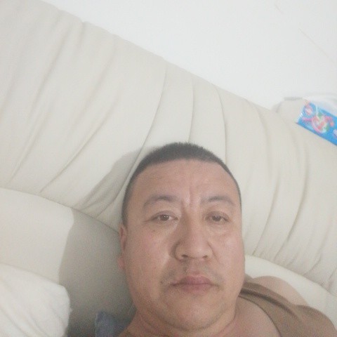 平常凝眸剪影的照片