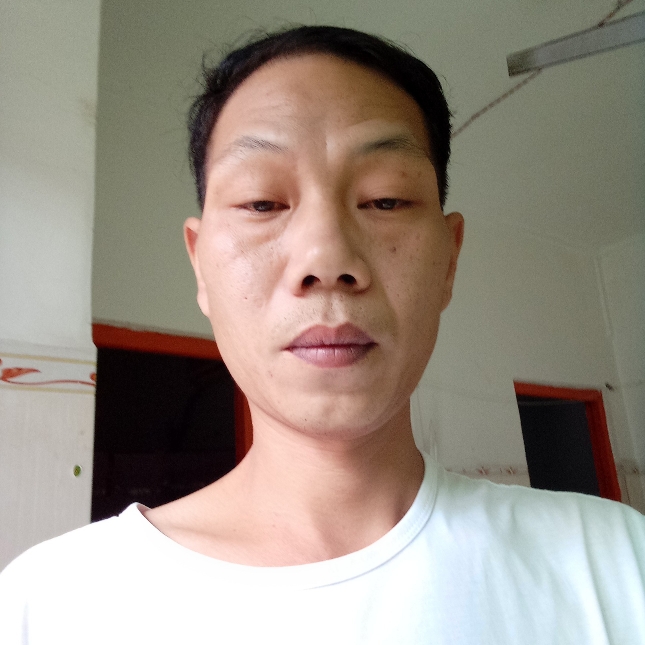 草莓斑驳的照片