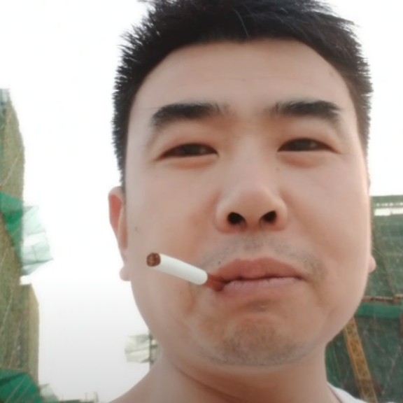 朴实的滑板的照片