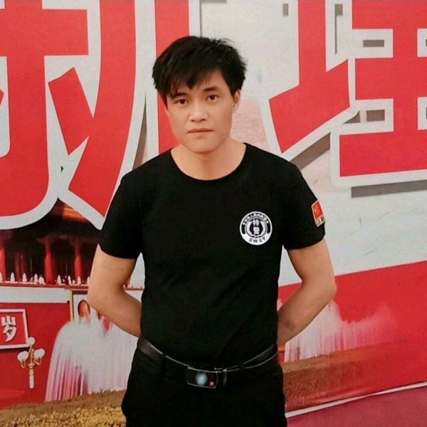 伶俐星的照片