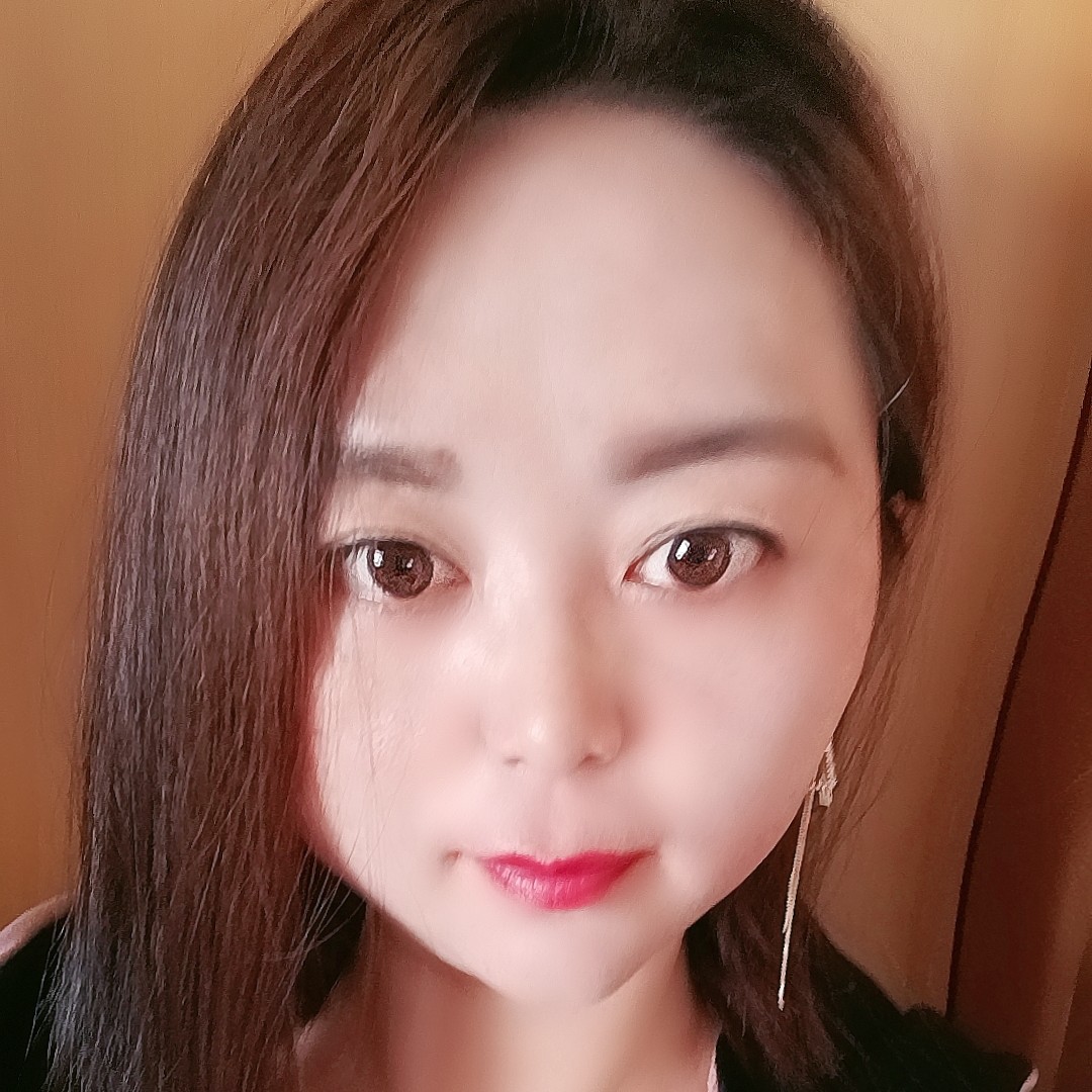 缘分倾心跳跃的照片