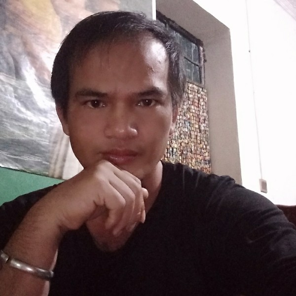 傣族小伙的照片