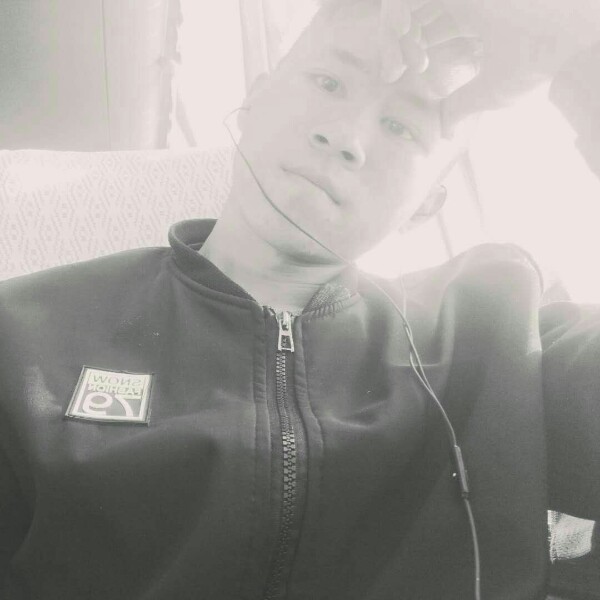 浮波动听的照片