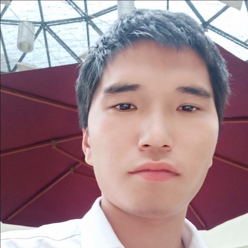 光亮邂逅超短裙的照片