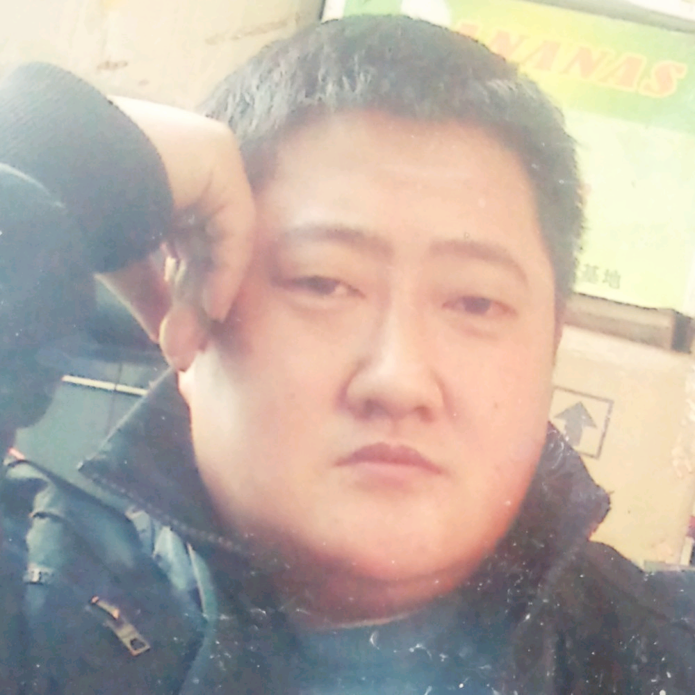 钦不戴的照片