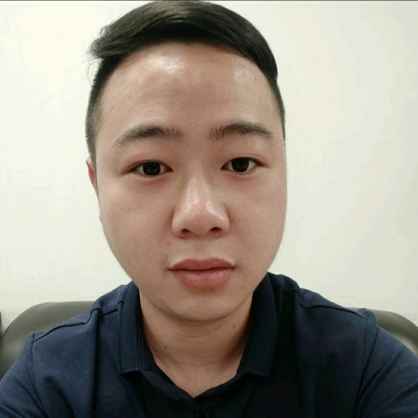 跳跃保卫胡萝卜的照片