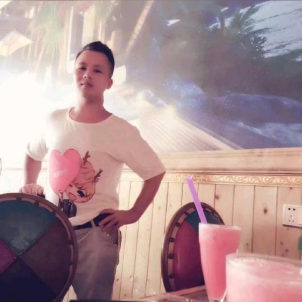 飞鸟青鱼的照片