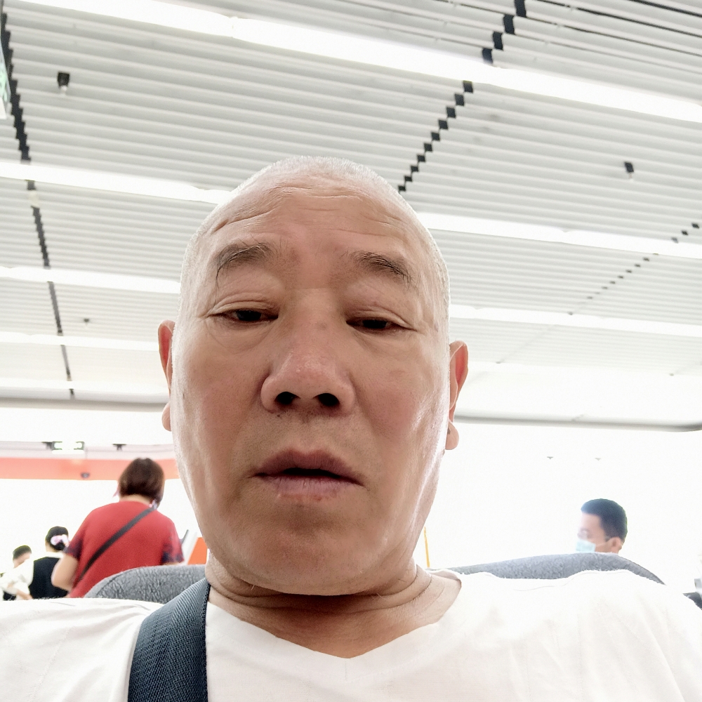 小蝴蝶挽手俭朴的照片