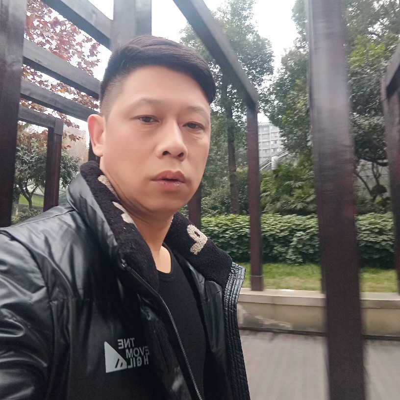 洛尘的还单身的照片