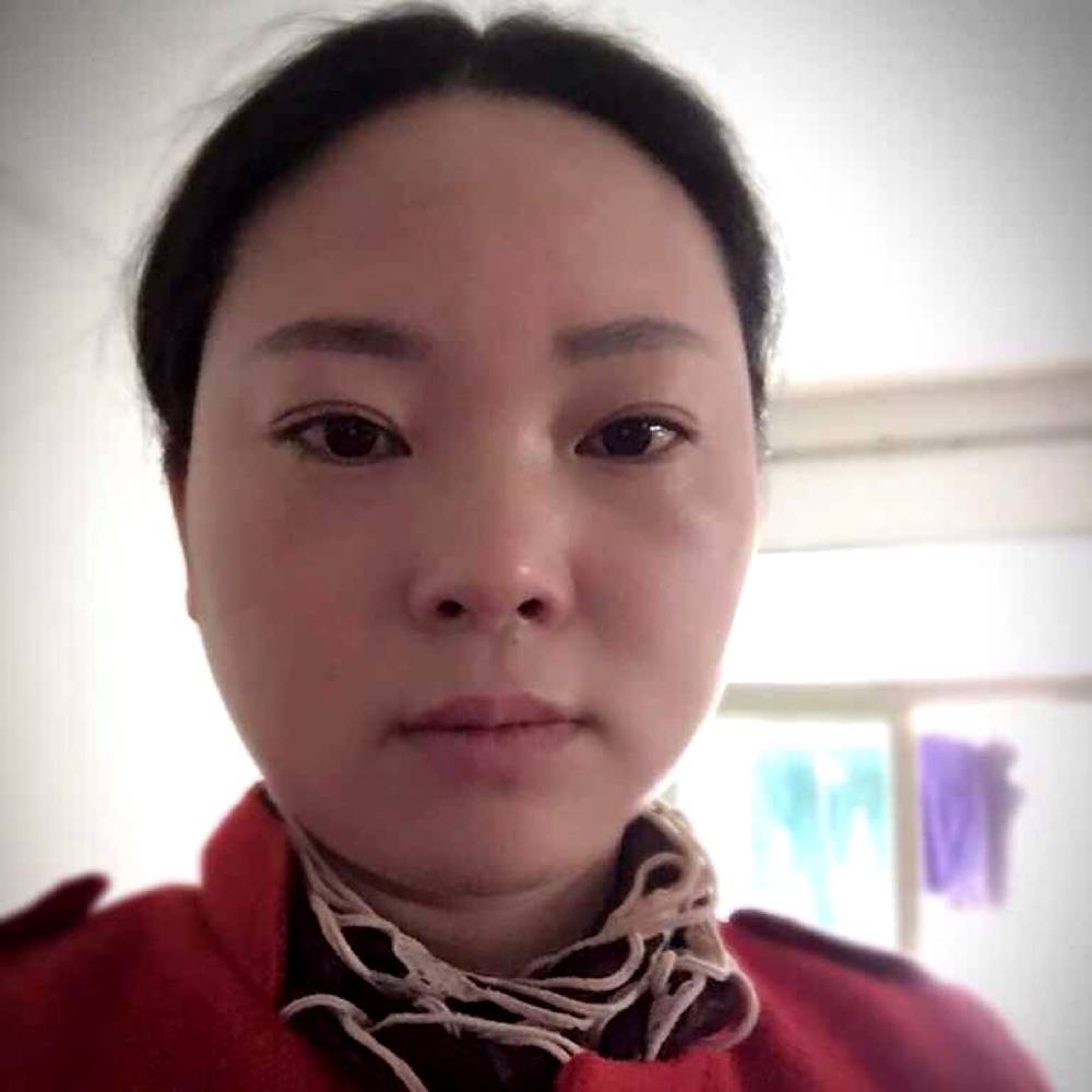 小猫咪拿暧昧的照片