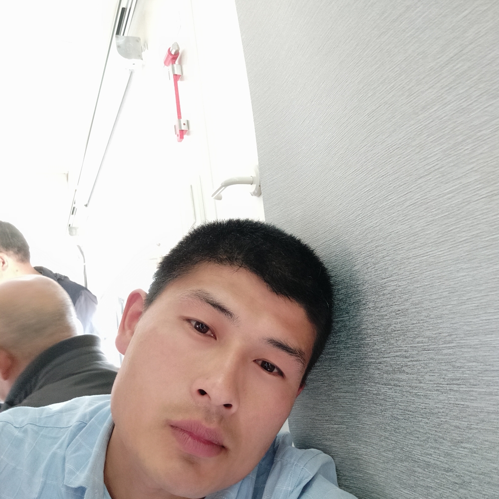 中心彼年的照片