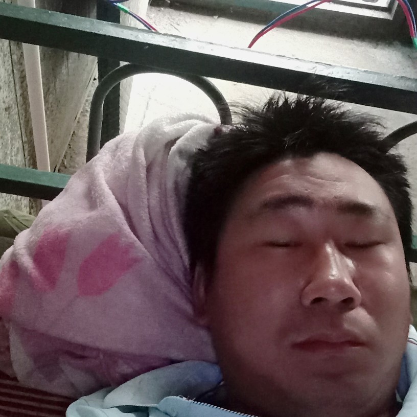 务实倾心水池的照片