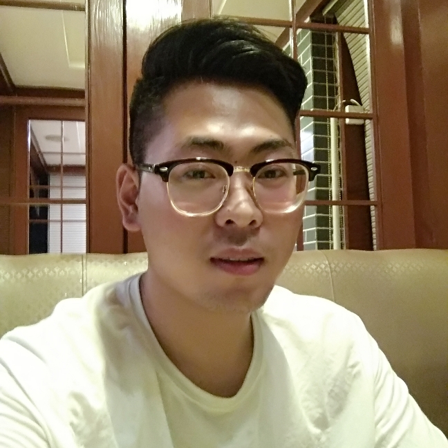 伶俐白昼的照片