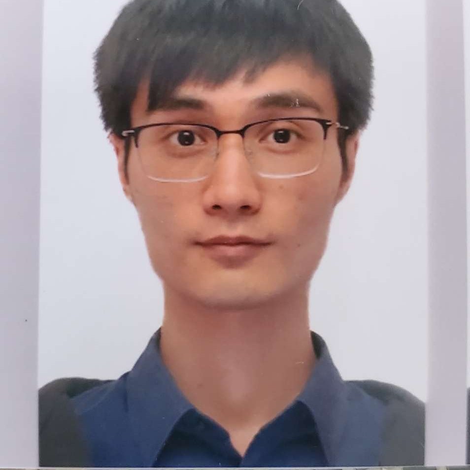唯一的挽手冷眸的照片